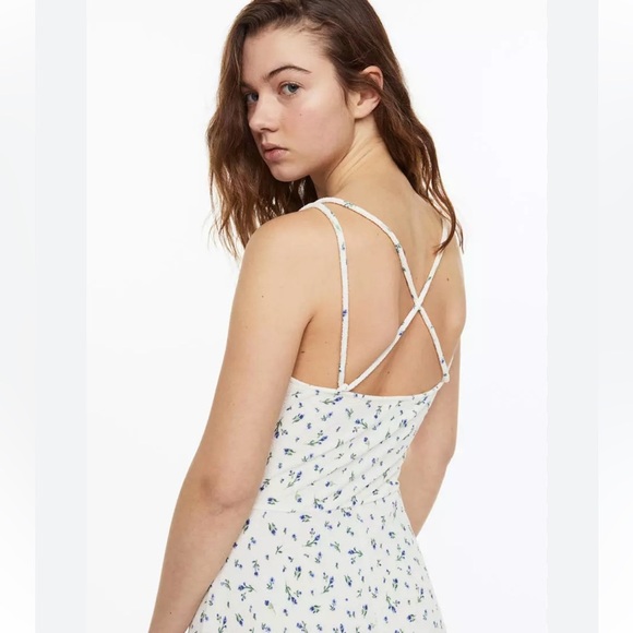 H&M floral dress - Picture 2 of 7